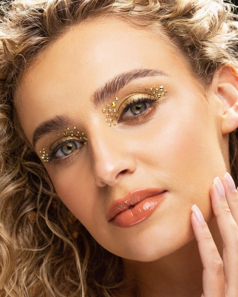 12 new years makeup ideas gold