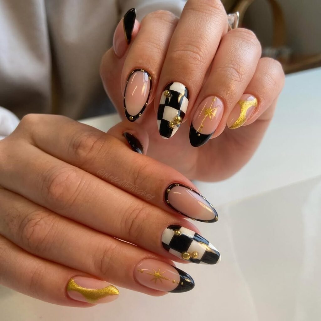 01 black and gold nails ideas