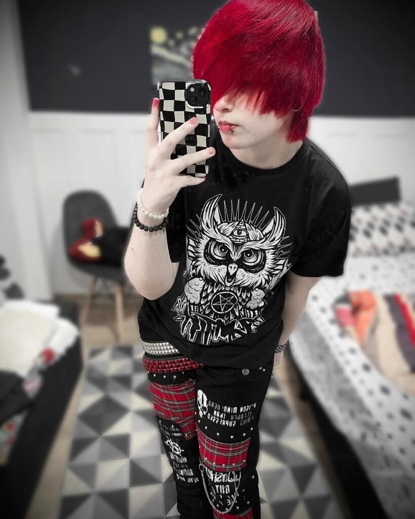 04 emo outfits ideas