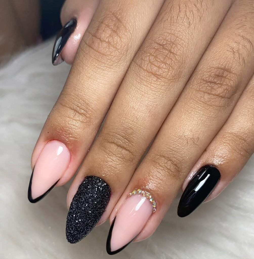 17 black and gold nails ideas