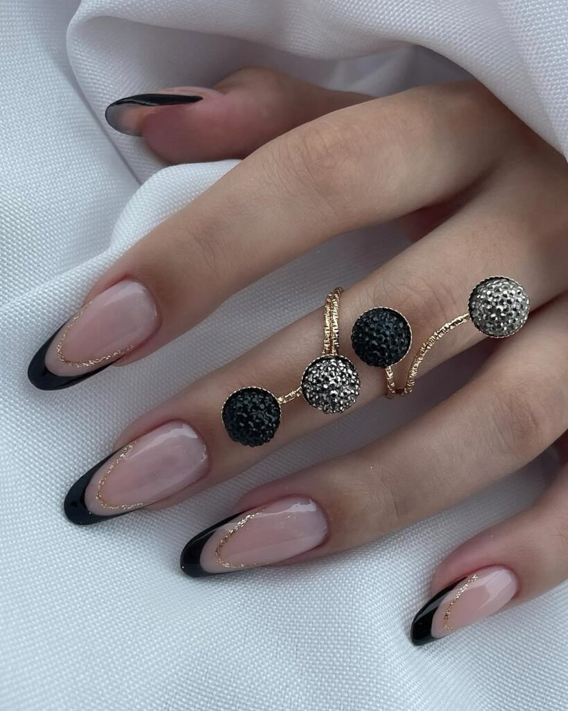 18 black and gold nails ideas