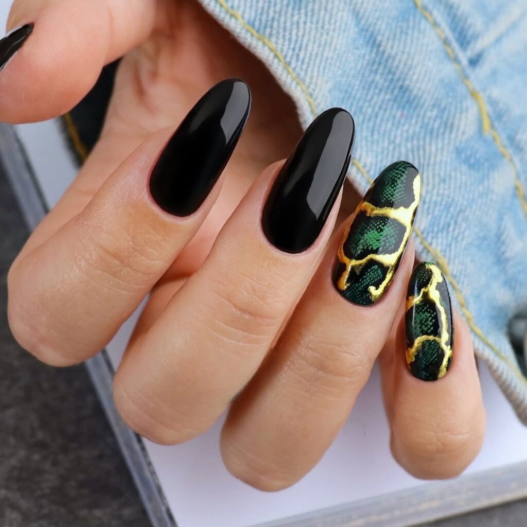 32 black and gold nails ideas