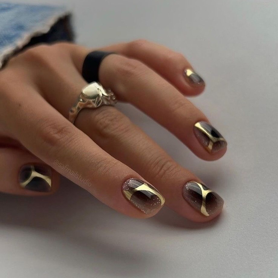 36 black and gold nails ideas