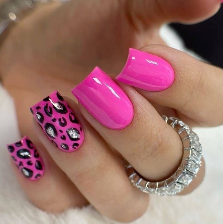 39 pink nails