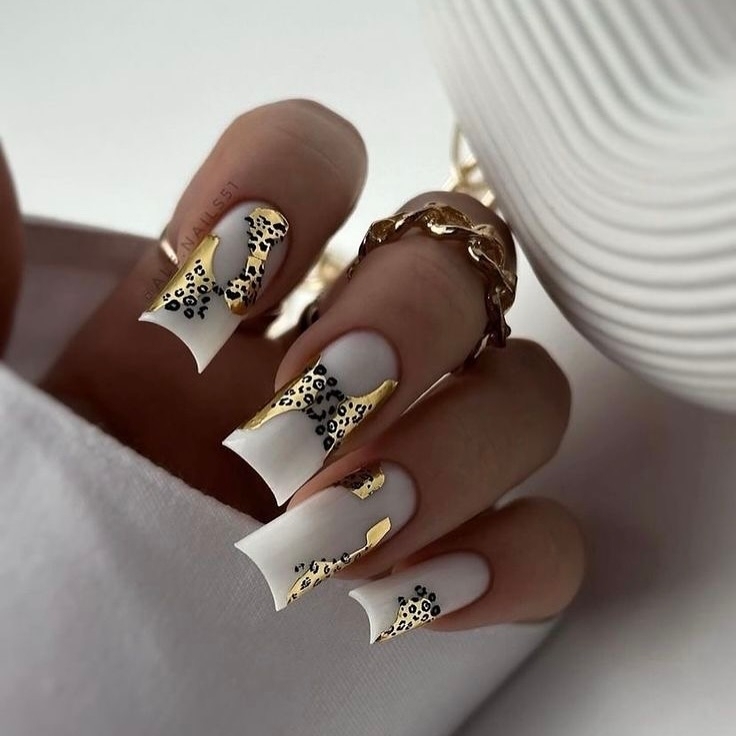 47 black and gold nails ideas